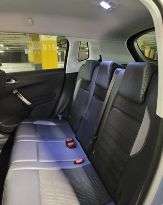 Peugeot 2008 cena 49500 przebieg: 236000, rok produkcji 2016 z Poznań małe 277